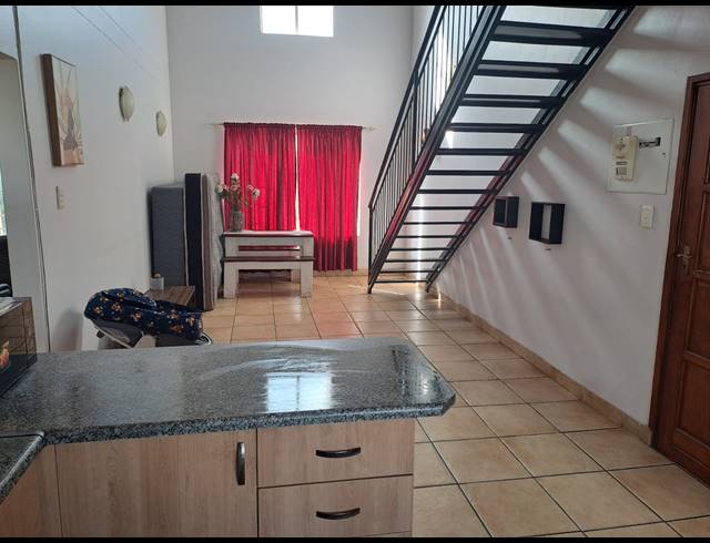 2 BEDROOM TOWNHOUSE FOR SALE IN CASTLEVIEW